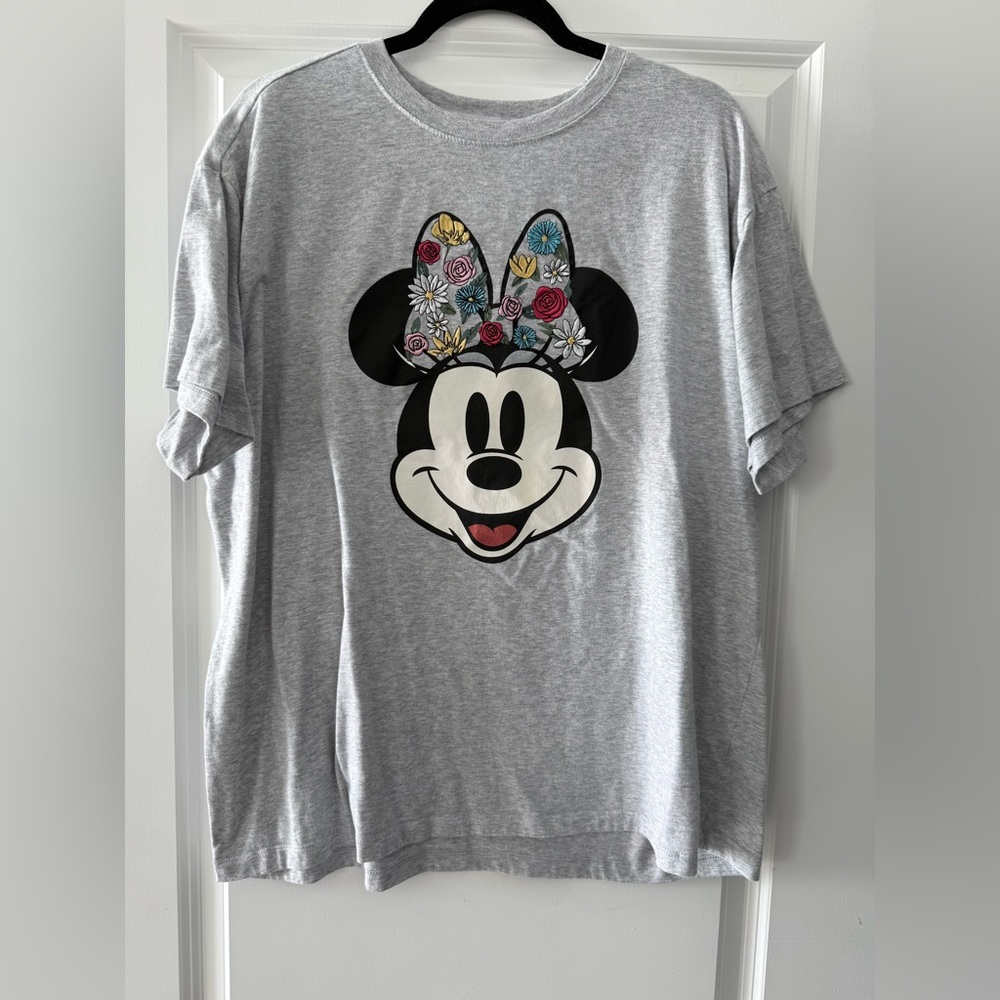 Disney Minnie Mouse Floral Women’s T-Shirt